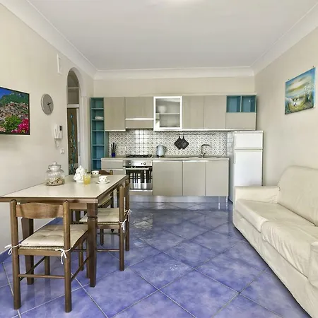 La Luna Di Cristina Ravello